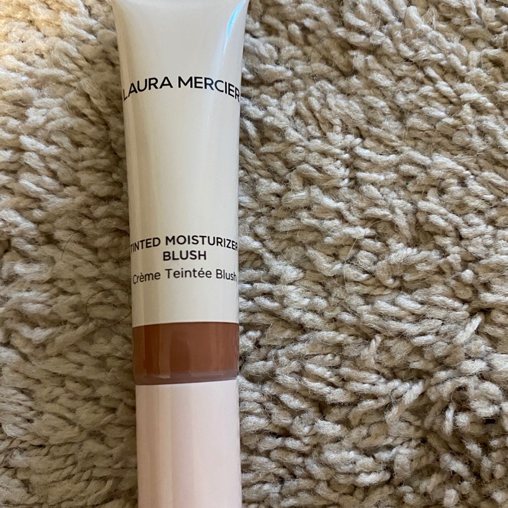 Brand new in box Laura Mercier tinted blush and moisturizer-Coastline